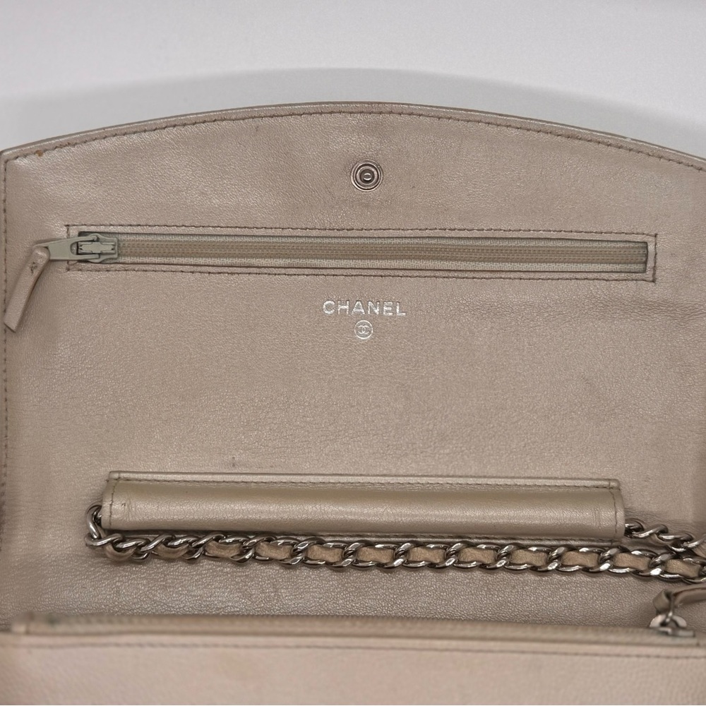 CHANEL▪️ 💯 Authentic Caviar leather WOC bifold wallet on chain - Picture 8 of 17